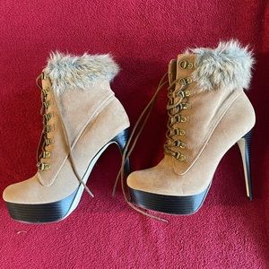 Timberland style faux fur wedge boots